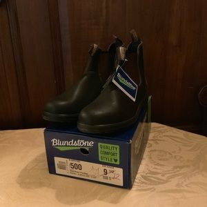 NWT Blundstone boots